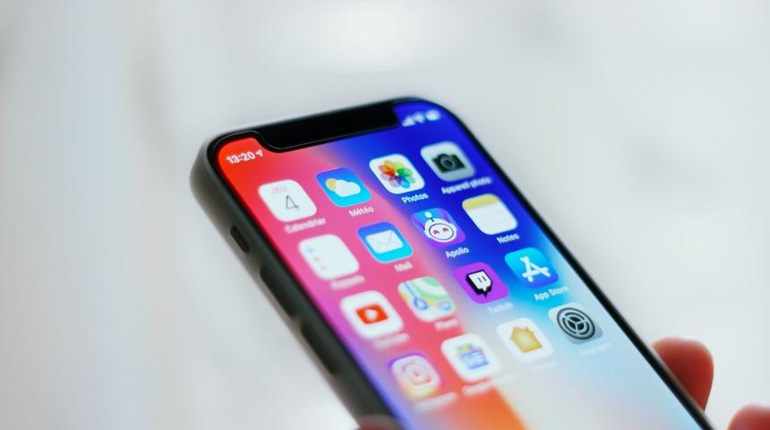 Bilim insanlarından endişe veren iPhone 12 uyarısı!