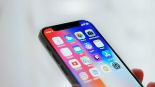 Bilim insanlarından endişe veren iPhone 12 uyarısı!