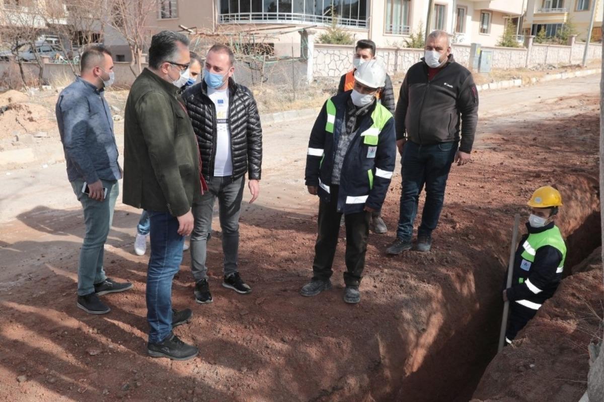 Başkan Savran, Belediye ekiplerinin &ccedil;alışma alanlarında incelemelerde bulundu