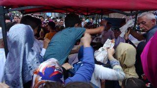 Pideye hücum ettiler! 3 bini, 3 dakikada tükendi