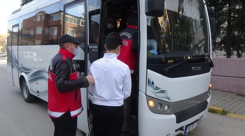 İnternette vatandaşları dolandıran 23 ş&uuml;pheli adliyeye sevk edildi