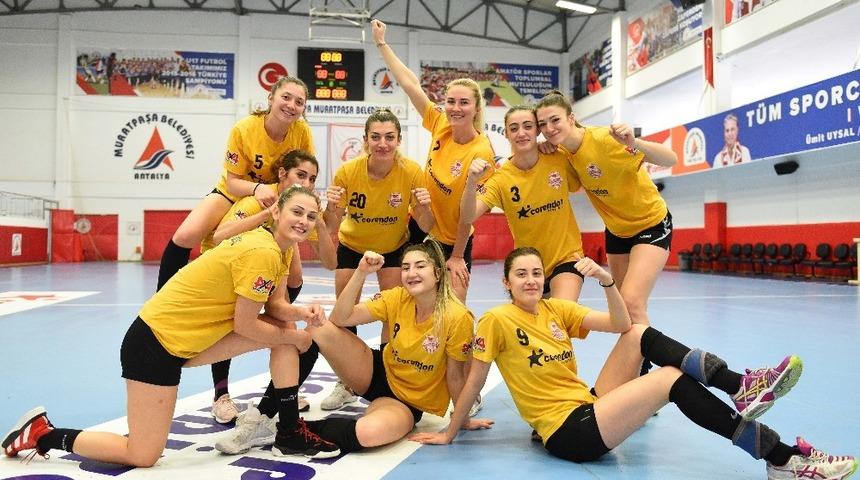 Muratpaşa&rsquo;nın Kadın Hentbol Takımı Eskişehir&rsquo;den galibiyetle ayrıldı