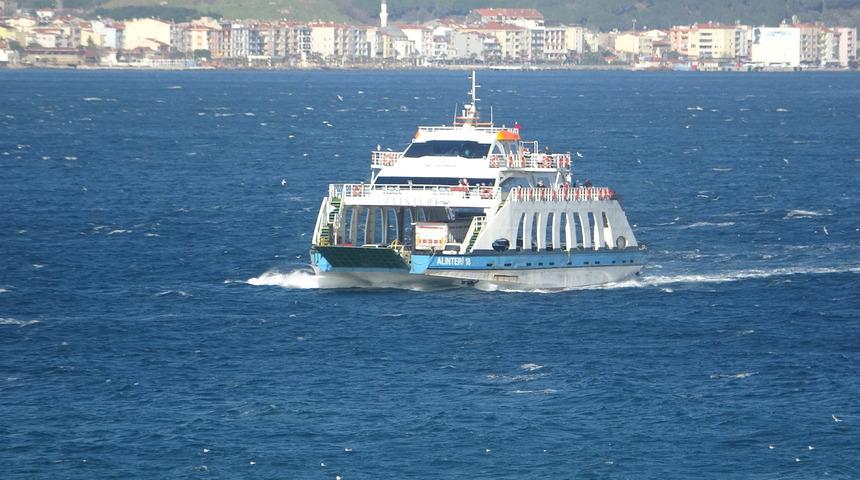 Gökçeada ve Bozcaada'ya tüm feribot seferleri iptal edildi