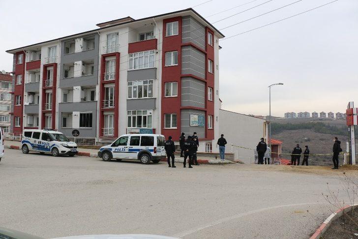 Binanın 4. katından düşen şahıs hayatını kaybetti G5