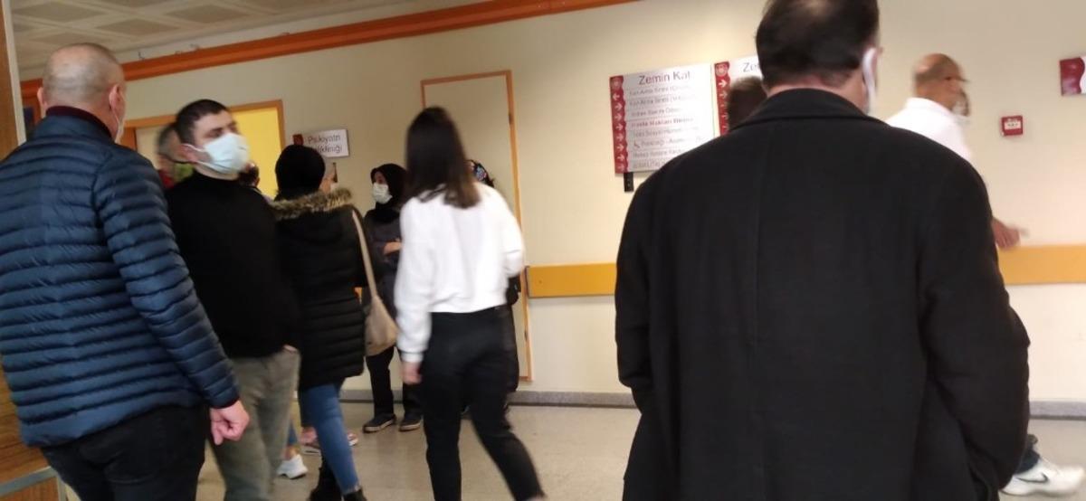 Kadın doktora hastanede orakla saldırı
