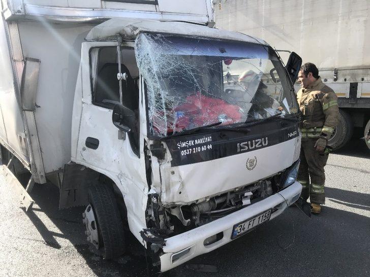 Tırla kamyonetin kafa kafaya çarpışması kamerada G2