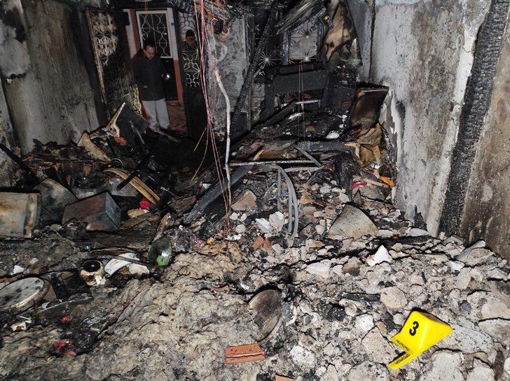 Kuşadası’ndaki eski evler yangınında kundaklama iddiası G4