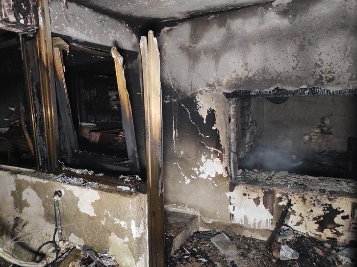 Kuşadası’ndaki eski evler yangınında kundaklama iddiası G5