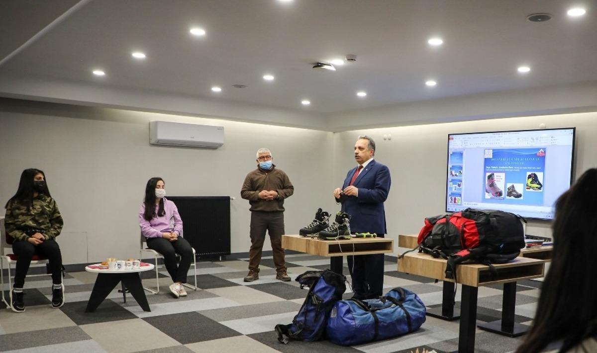 Talas Belediyesi&rsquo;nden gen&ccedil;lere dağcılık eğitimi