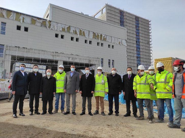 Tüfenkci Battalgazi Devlet Hastanesinde incelemelerde bulundu G2