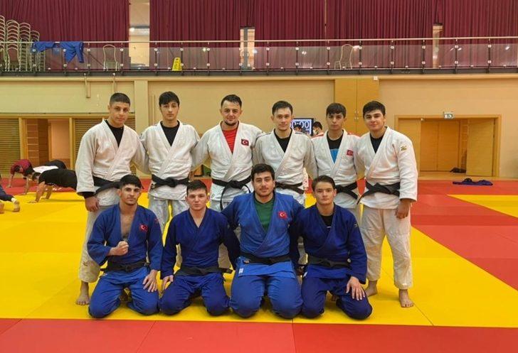 10 Kağıtsporlu olimpik sporcu kampına davet edildi. G1