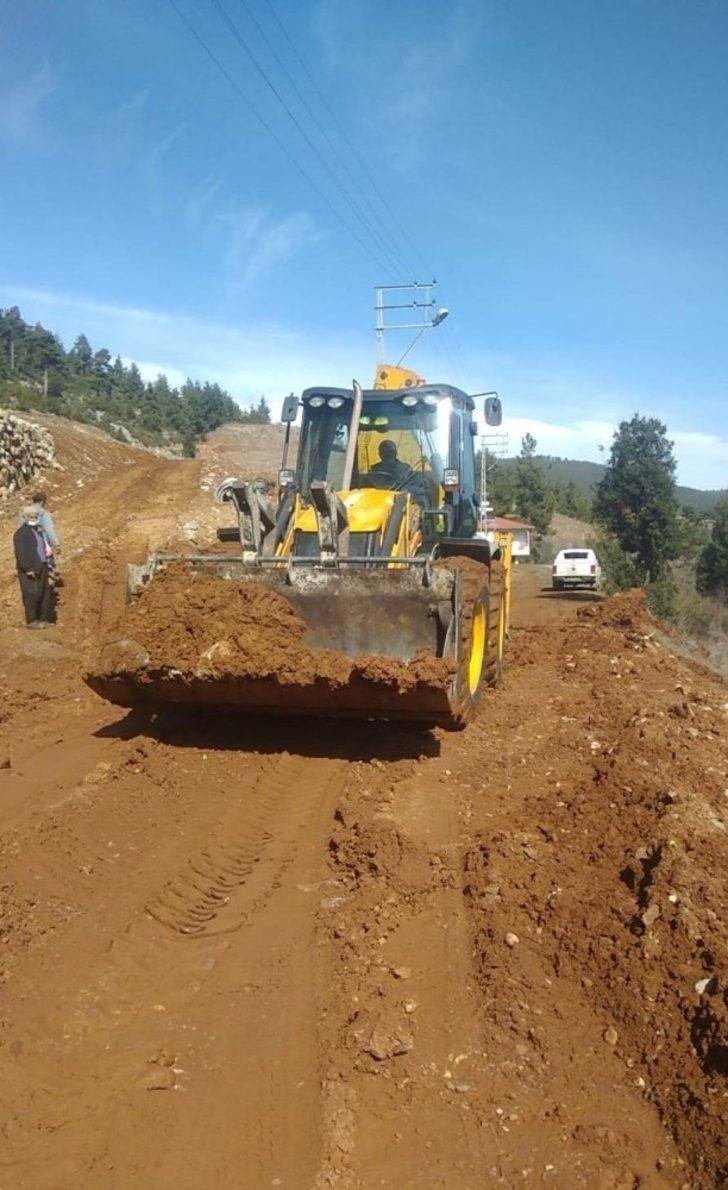 Toroslar’da yol çalışmaları sürüyor G4