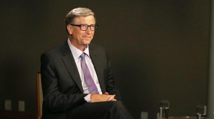 Bill Gates insanlığı bekleyen 2 büyük tehlikeyi açıkladı