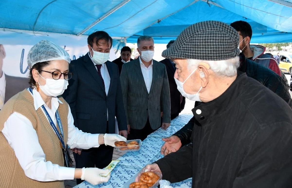Kuşadası Belediyesi&rsquo;nden Sıtkı Başkan i&ccedil;in lokma hayrı