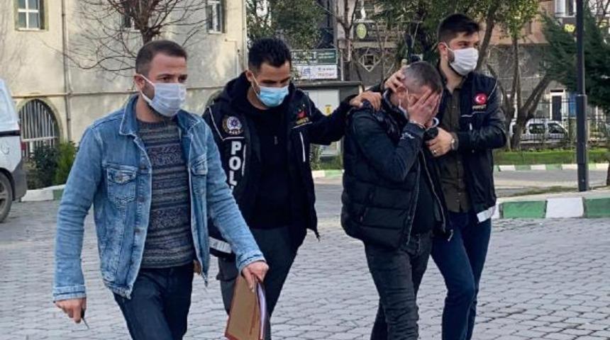 'İçiciyim' dedi, oyulmuş kitabın içinden hassas terazi çıktı