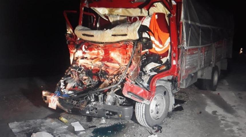 Kamyona &ccedil;arpıp ka&ccedil;an tır şof&ouml;r&uuml;n&uuml; jandarma 2,5 ay sonra tespit edip yakaladı