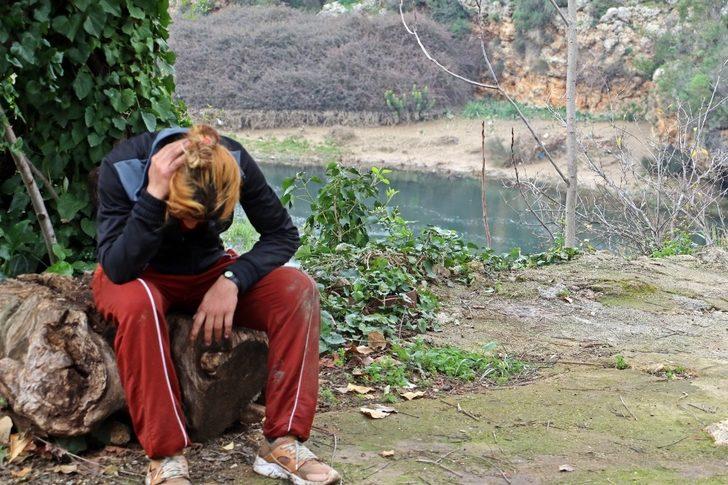 Akıntıya rağmen girdiği Düden Çayı’nda hareketsiz kalan kadın, polisi alarma geçirdi G2