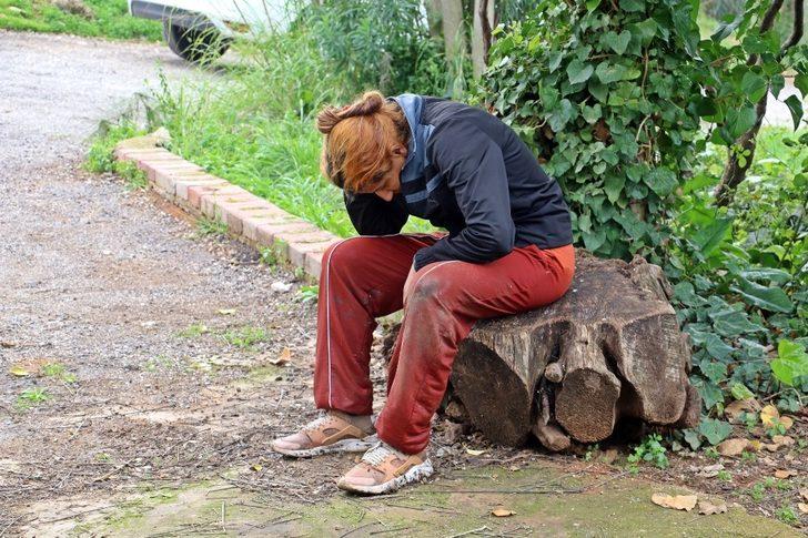 Akıntıya rağmen girdiği Düden Çayı’nda hareketsiz kalan kadın, polisi alarma geçirdi G5