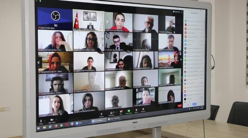 &Ccedil;andıroğlu, &ouml;ğretmenlerle bir araya geldi