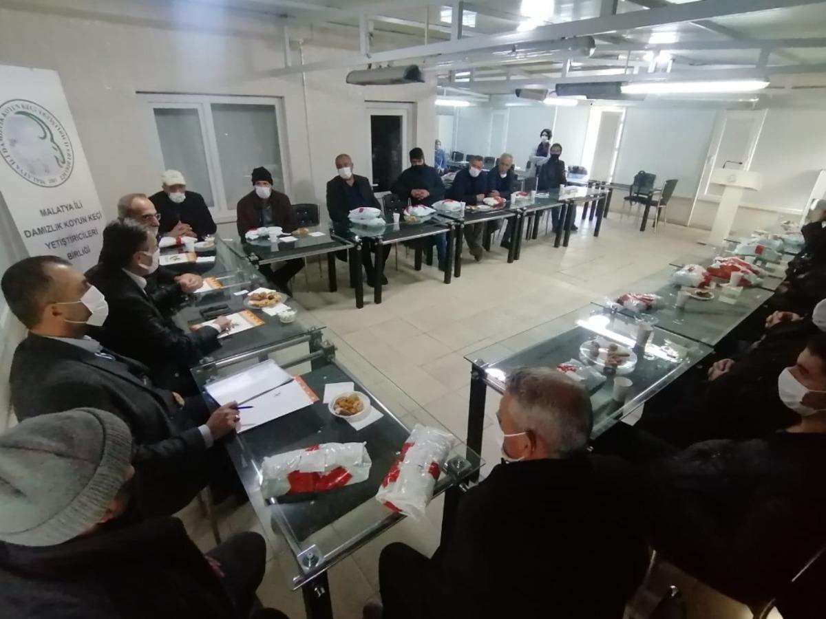 Malatya&rsquo;da k&uuml;&ccedil;&uuml;kbaş hayvan yetiştiricileri eğitiliyor