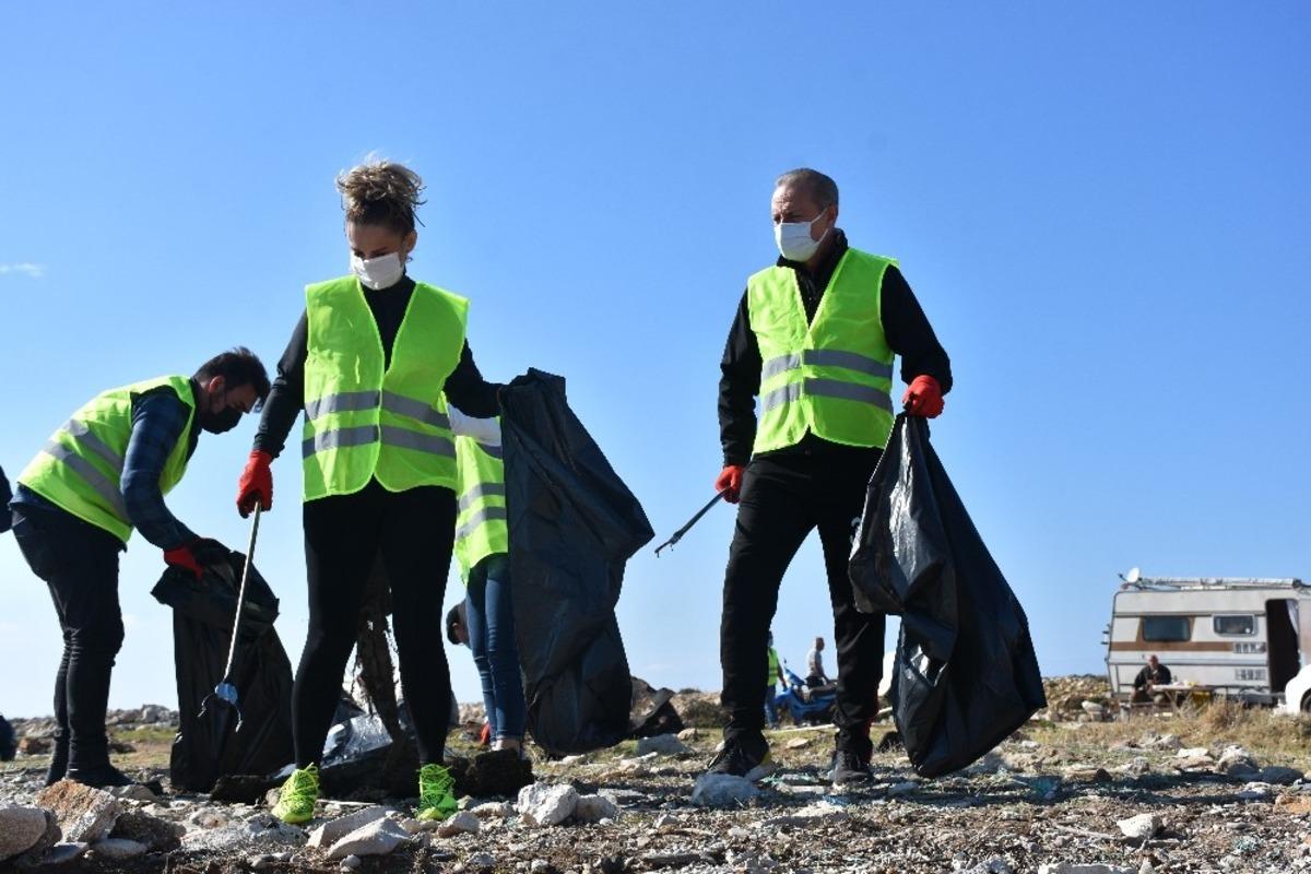 Didim&rsquo;de kıyı temizliği yapıldı