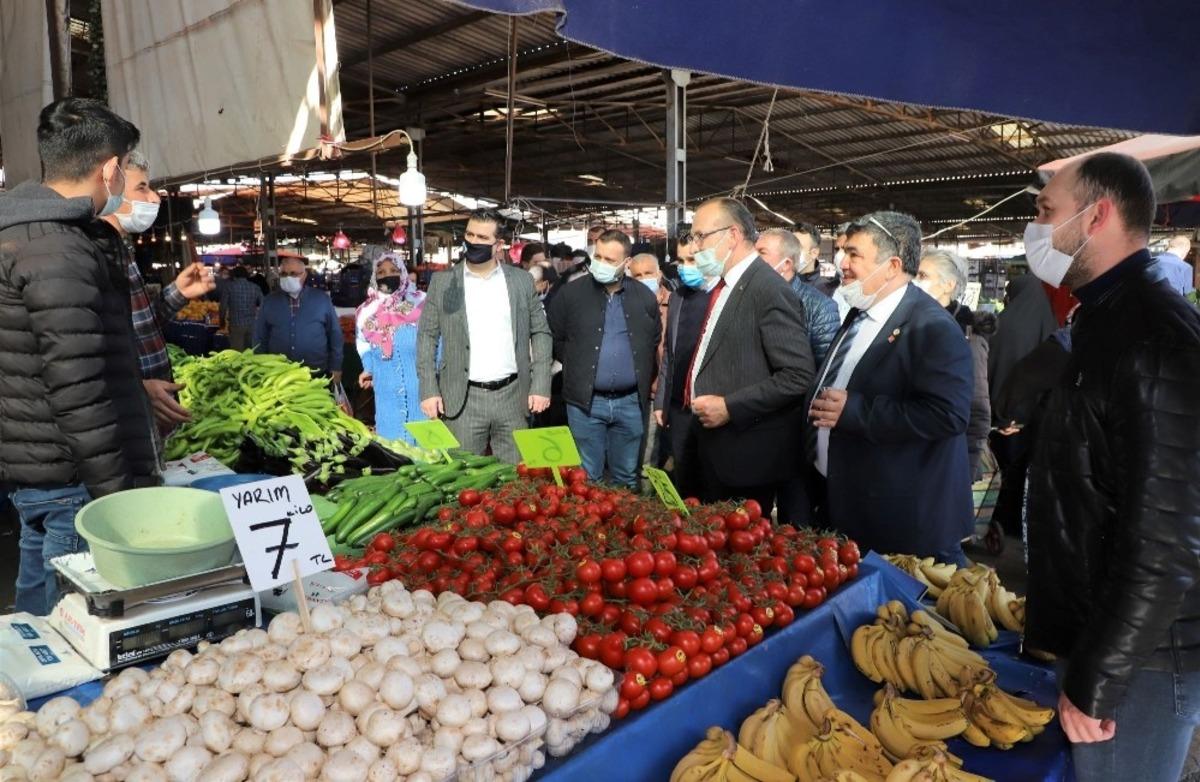 Başkan Akın pazarcı esnafını dinledi