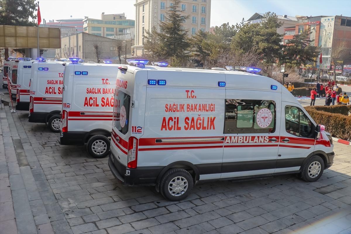 Van'da 20 ambulans t&ouml;renle hizmete alındı