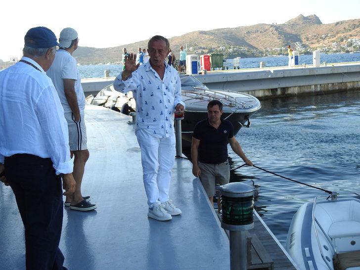 Ali Ağaoğlu'nun lüks bayramı! Helikopterden inip lüks tekneye bindi  G5