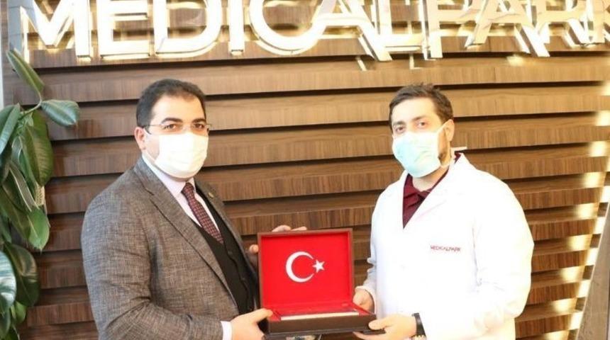 Belediye Başkanı Canpolat, Medical Park Hastanesi’ni ziyaret etti.