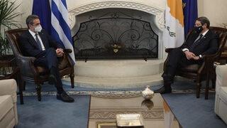 Güney Kıbrıs Rum Kesimi'ne ziyarette bulunan Yunanistan Başbakanı Miçotakis sınırı aştı