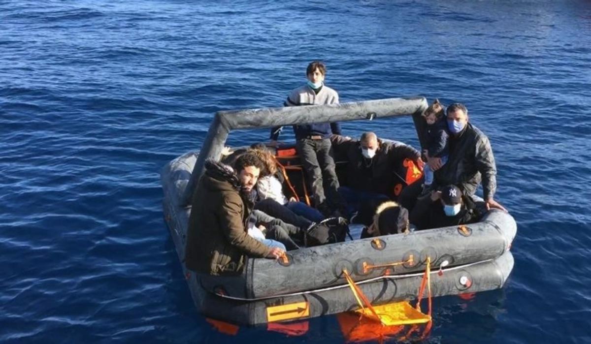 12 d&uuml;zensiz g&ouml;&ccedil;men kurtarıldı