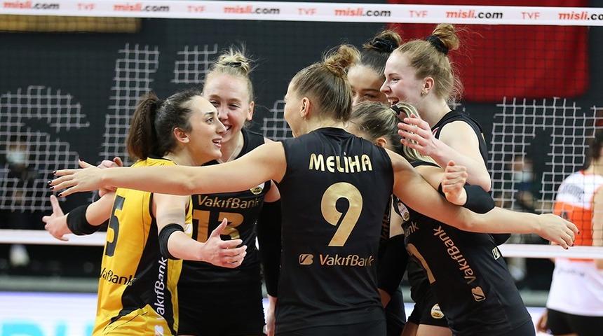 Eczacıbaşı, derbide VakıfBank'ı durduramadı