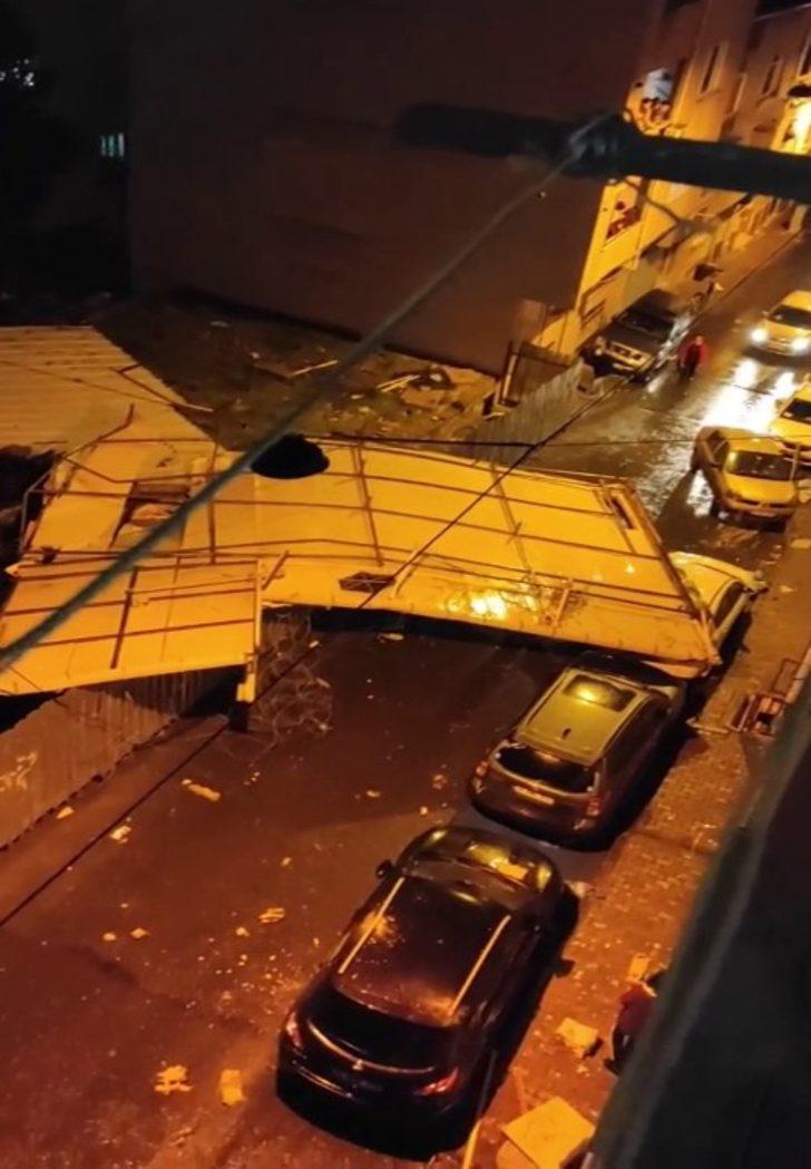 Bağcılar’da uçan çatı evlerin içine girdi: 1 yaralı G1