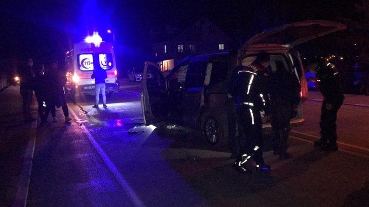 Alkollü sürücü ambulansa çarptı: 3 yaralı G5