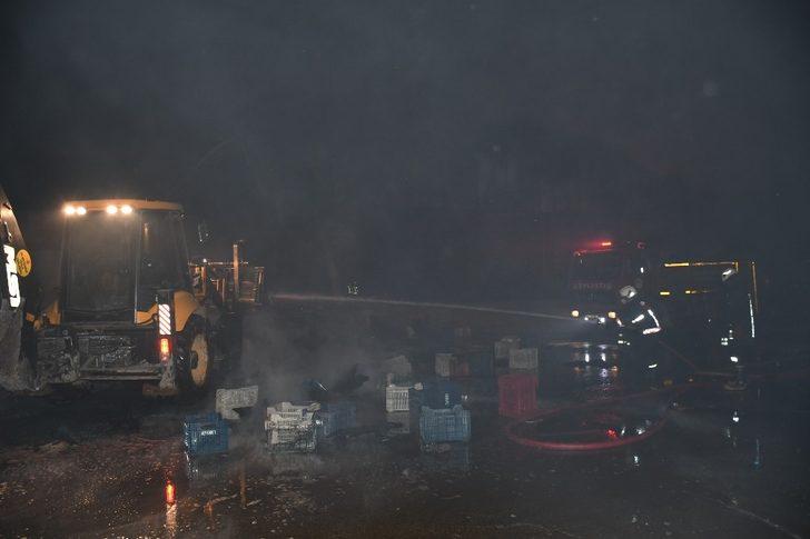 Mersin’de narenciye fabrikasında çıkan yangın kontrol altına alındı G4