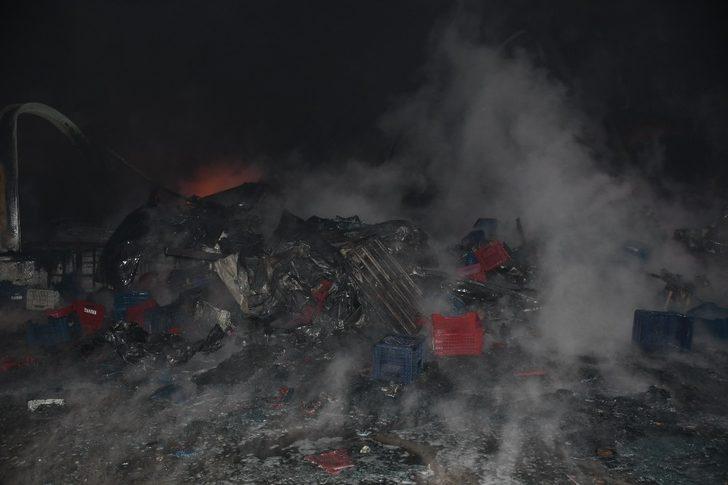 Mersin’de narenciye fabrikasında çıkan yangın kontrol altına alındı G5