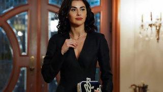 Yasak Elma 97. son bölüm finalinde Şahika bombası! Yasak Elma'nın Şahika'sı Nesrin Cavadzade: Şalgam içerek ölemezdi