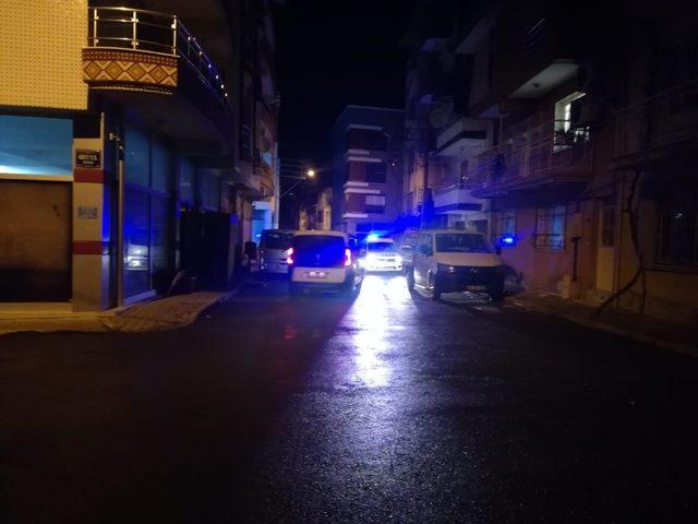 İzmir’in iki ayrı ilçesinde bıçaklı ve silahlı kavga: 1’i ağır 2 yaralı 1