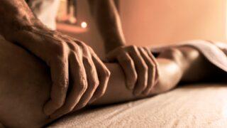 Bütün vücudu gerginlikten uzaklaştıran İsveç masajı: Titreşim ve sıvazlama hareketleriyle cildi uyararak...