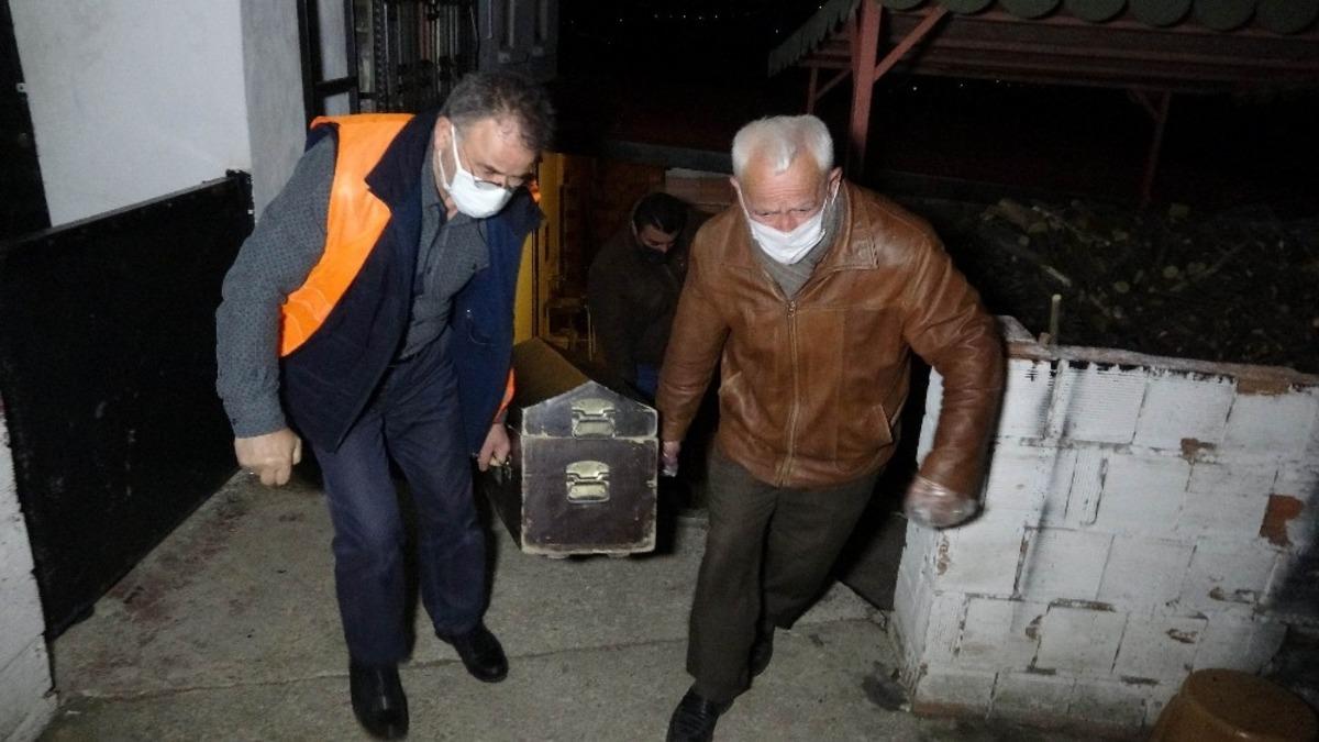 Bı&ccedil;akladığı ağabeyine pişman olup kalp masajı yaptı ancak kurtaramadı