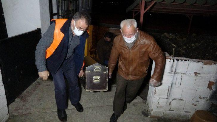 Bıçakladığı ağabeyine pişman olup kalp masajı yaptı ancak kurtaramadı G1