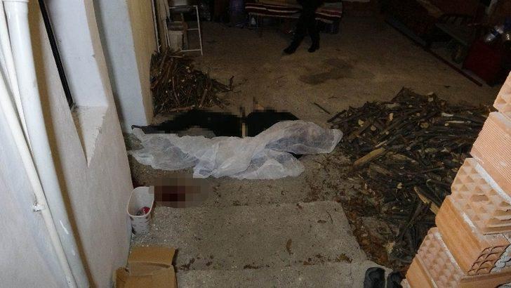 Bıçakladığı ağabeyine pişman olup kalp masajı yaptı ancak kurtaramadı G2