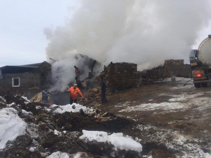 Otlukbeli’de çıkan yangında 2 ev zarar gördü G1