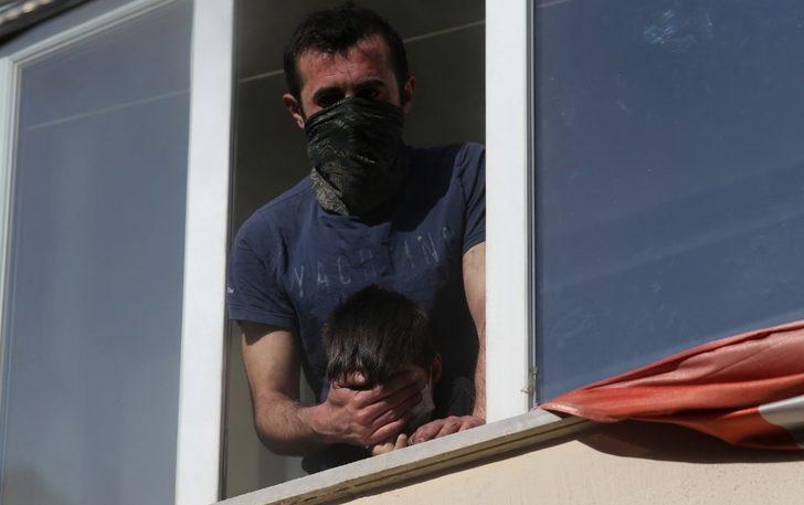 Küçük çocuk dehşeti yaşadı, korkmasın diye yakını gözlerini kapadı G2