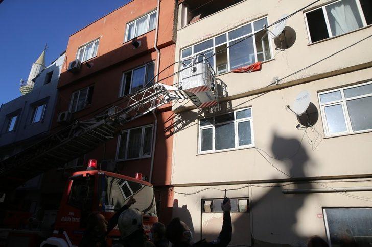 Küçük çocuk dehşeti yaşadı, korkmasın diye yakını gözlerini kapadı G3