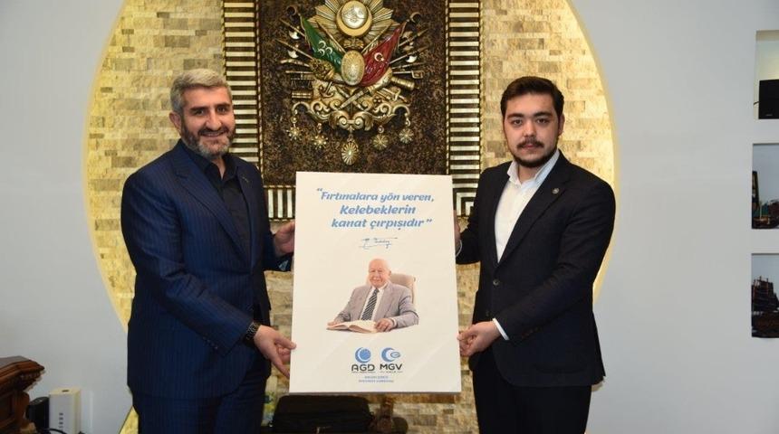 &Ccedil;alışkan: "Bir milletin asıl g&uuml;c&uuml; inan&ccedil;lı ve imanlı gen&ccedil;liğidir"