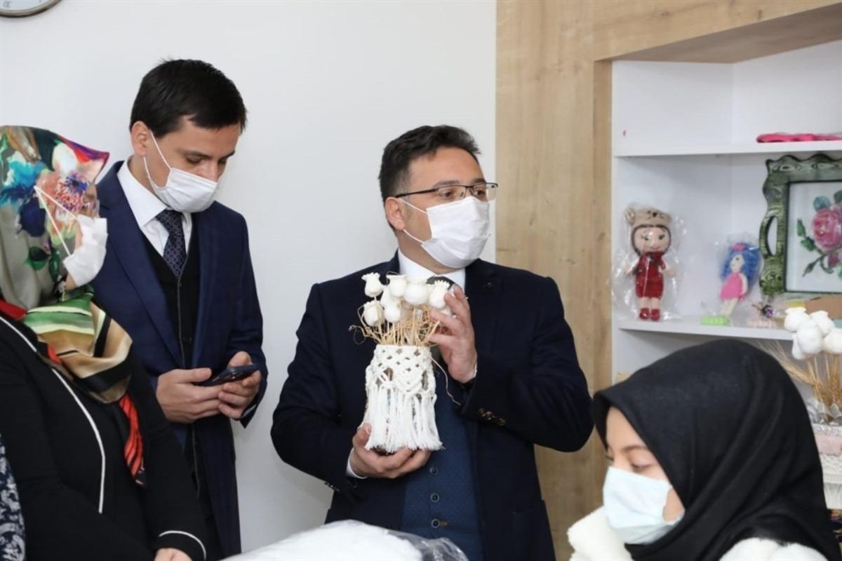 Vali &Ccedil;i&ccedil;ek: &ldquo;Bu şehirde her şey kadınlarla g&uuml;zelleşecek&rdquo;