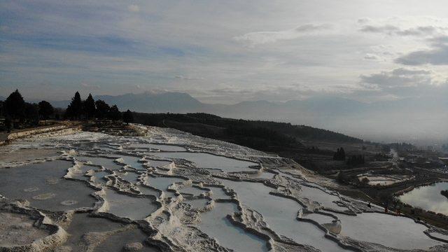 Pamukkale’de fiyat artışı yerli turistleri etkilemiyor