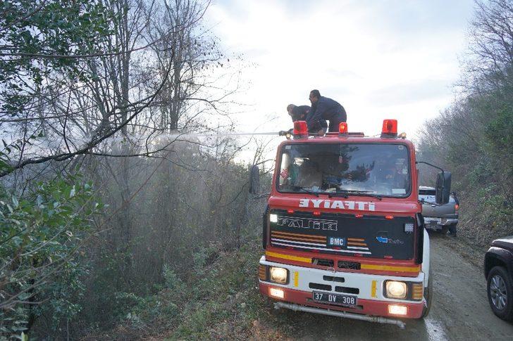 3 mahalleyi boşaltan yangının izleri koyunların üzerinde G2