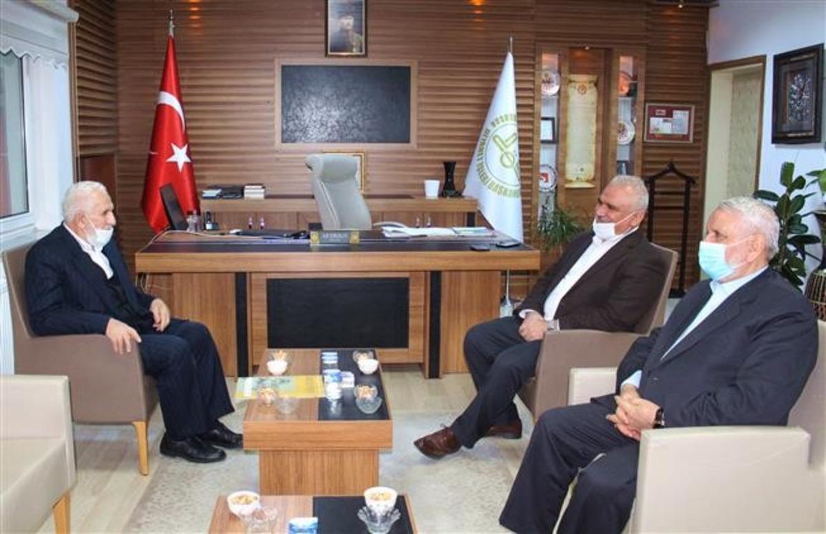İlahiyat&ccedil;ı Prof. Dr. Cevat Akşit, İl M&uuml;ft&uuml; Ali Erhun&rsquo;u ziyaret etti